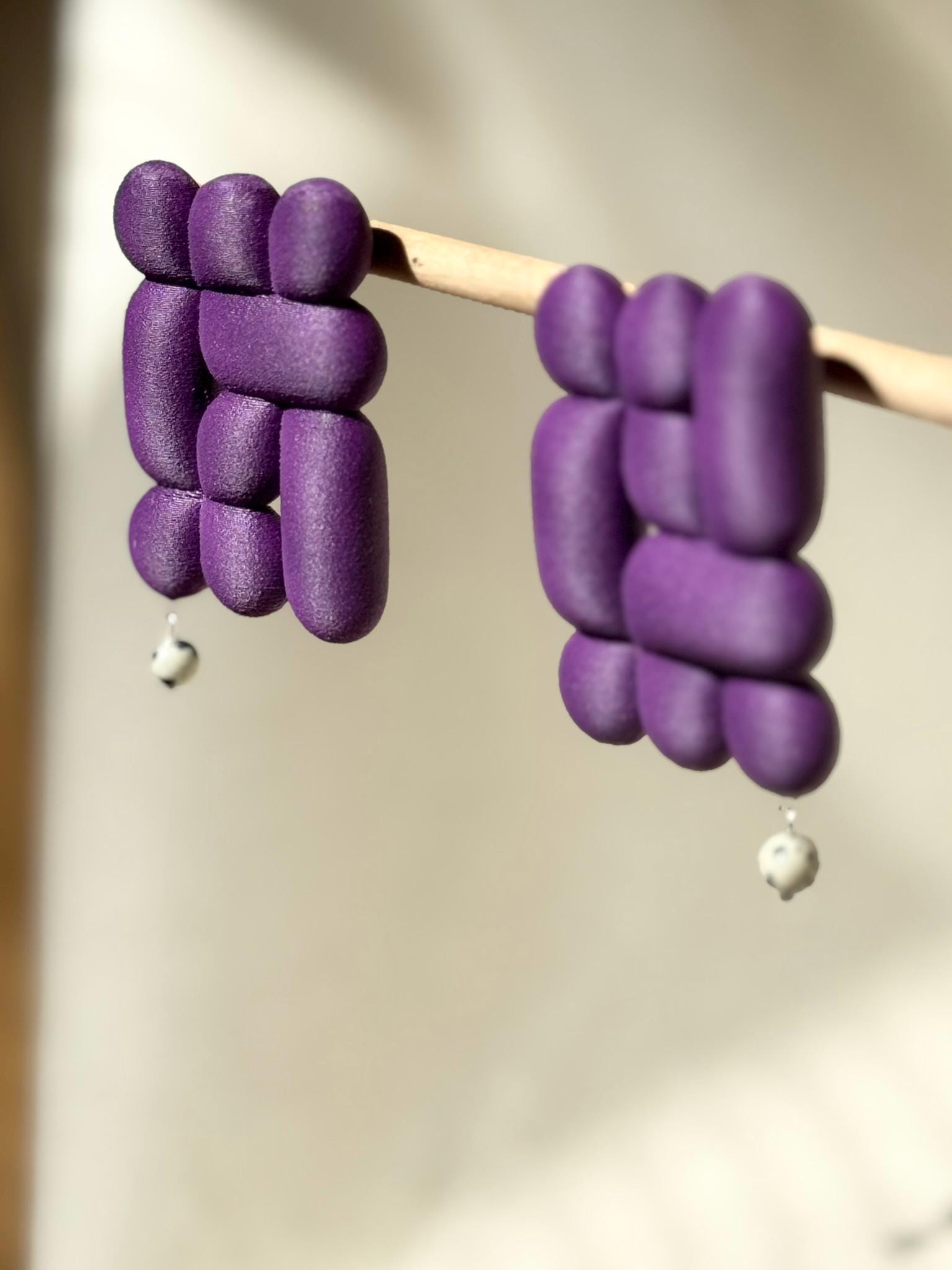 Boucles d'oreilles Brancusi Miette — silhouette coussin sculpturale inspiration Brancusi