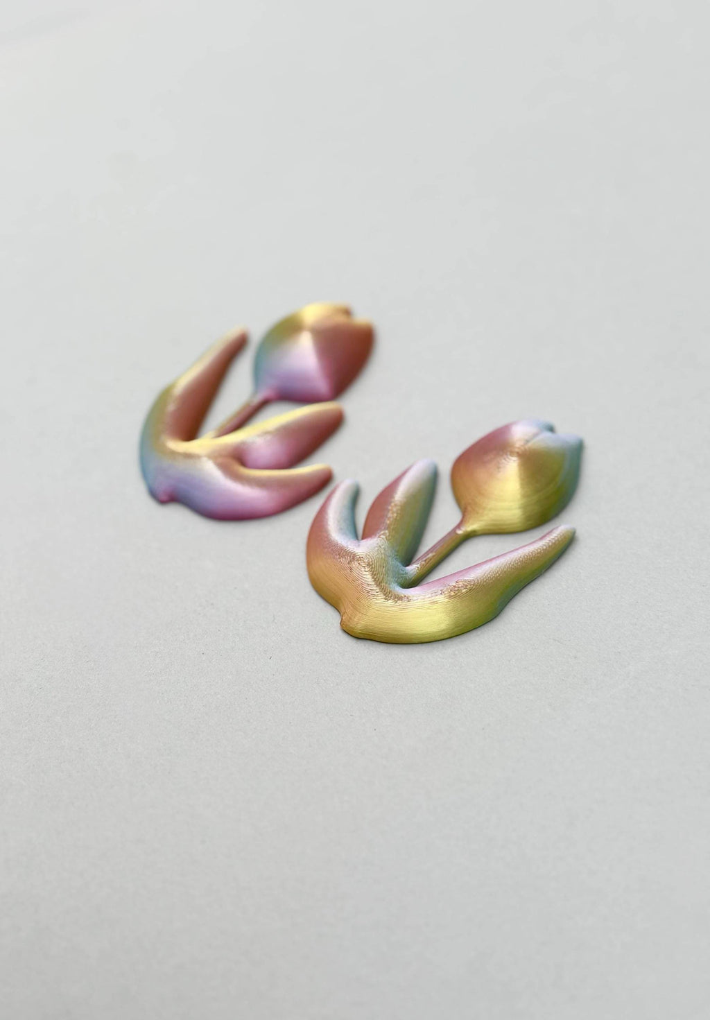 Tulip iridescent pink gold green