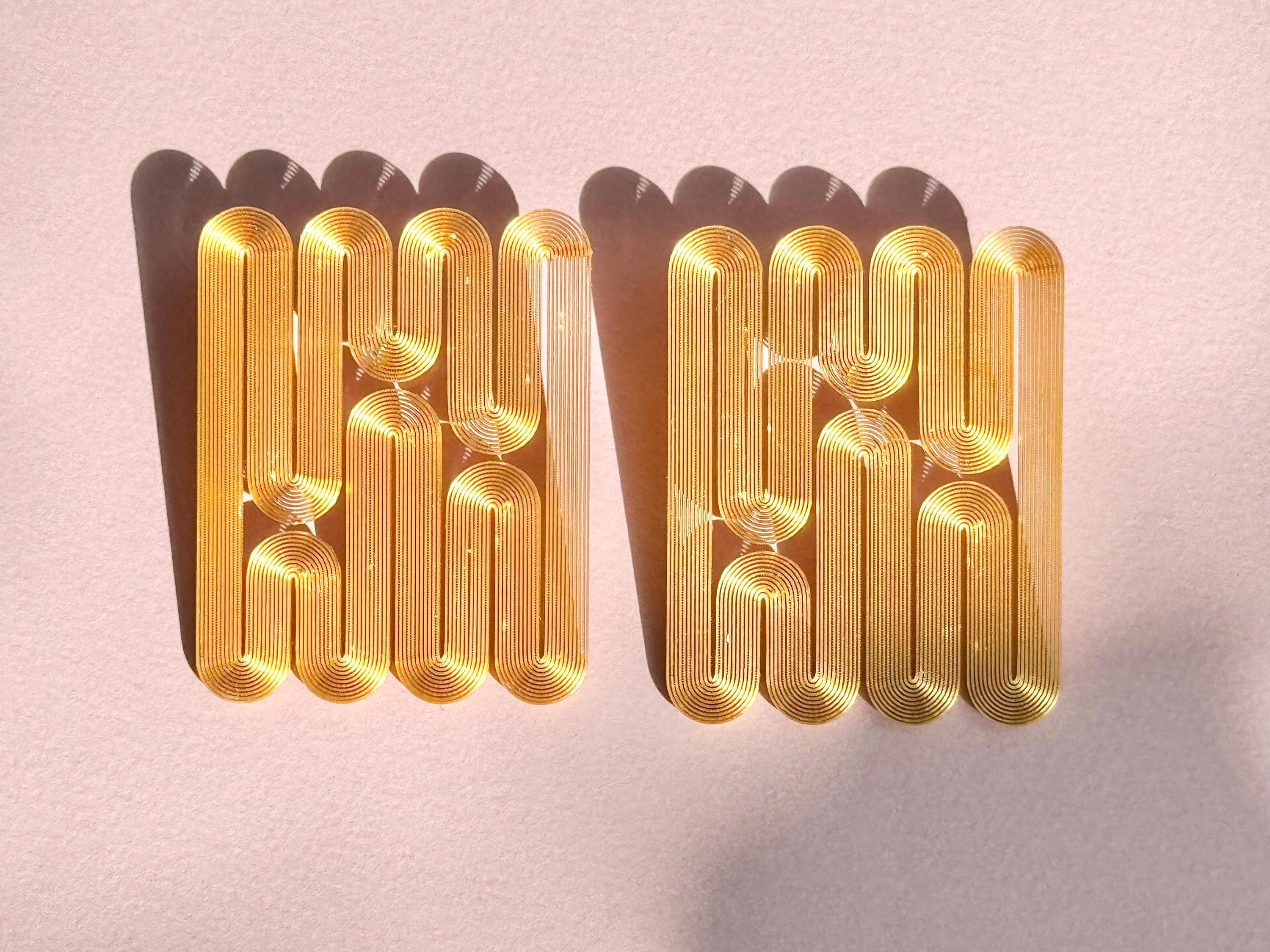 miette art earrings NENE linear gold color light weight iridescent