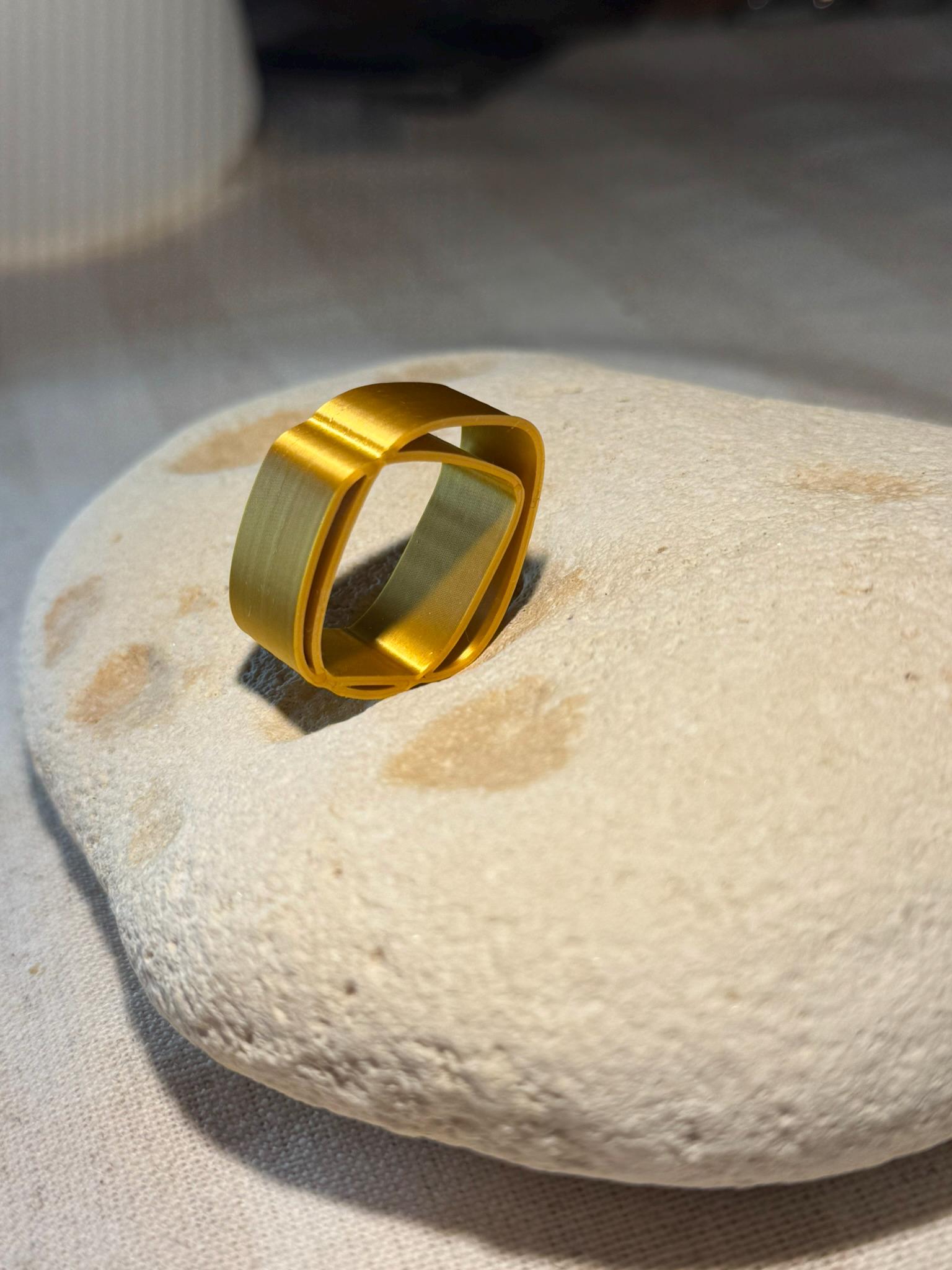  - sustainable bioplastic jewelry - Miette