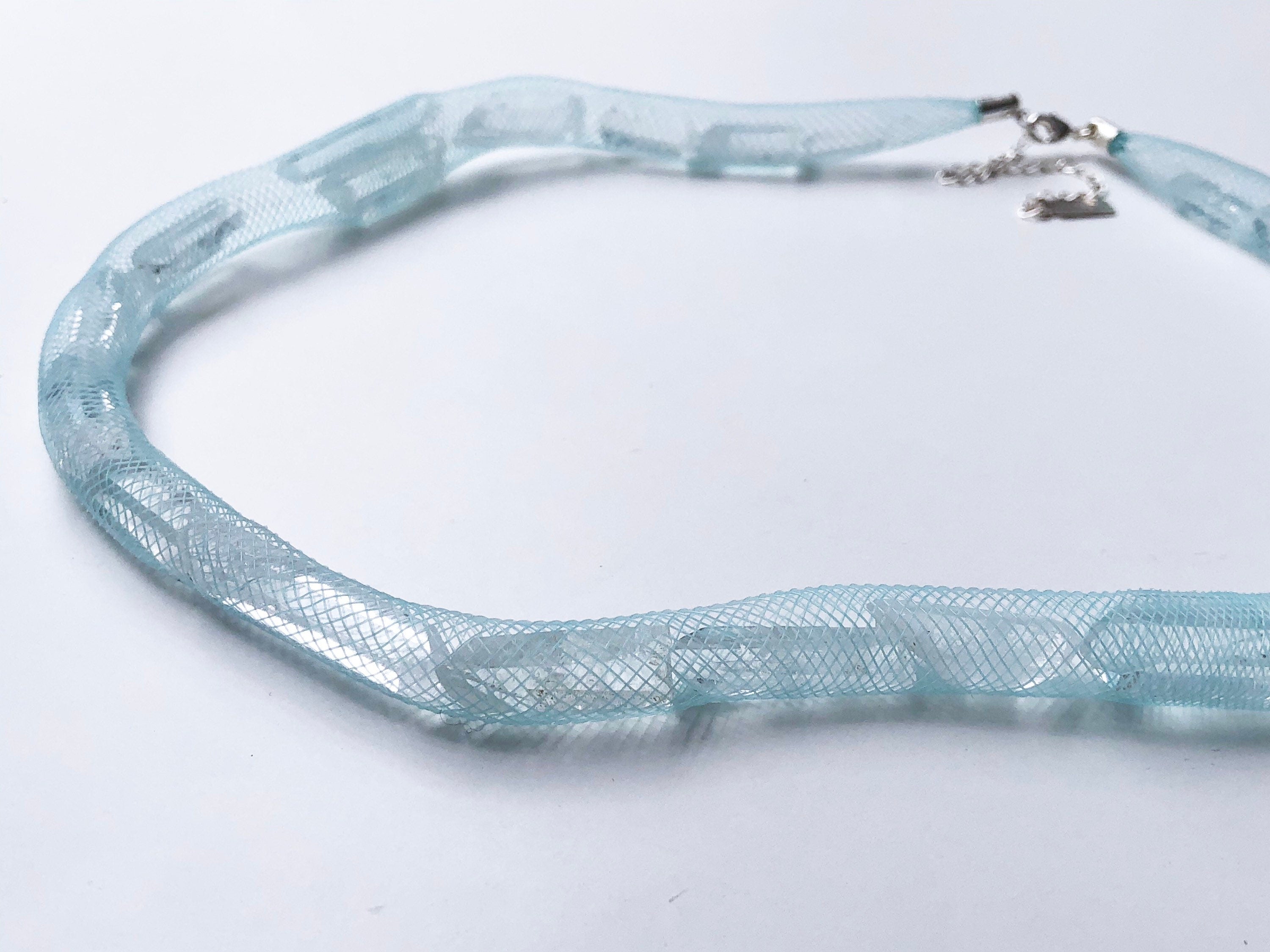 Collier aux cristaux de quartz et « une toile » - handmade PLA bioplastic necklace - Miette jewelry