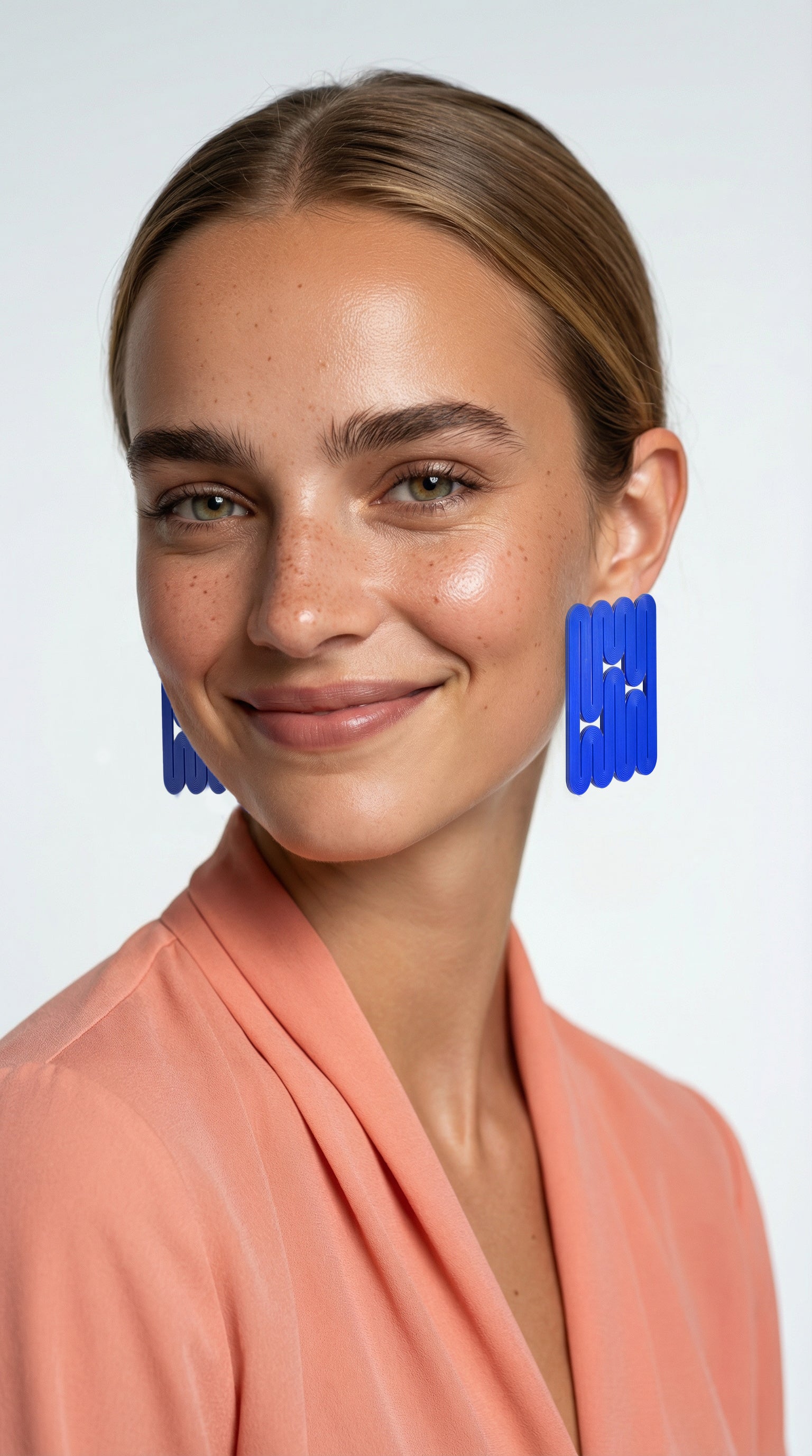 miette art earrings NENE linear blue color light weight iridescent