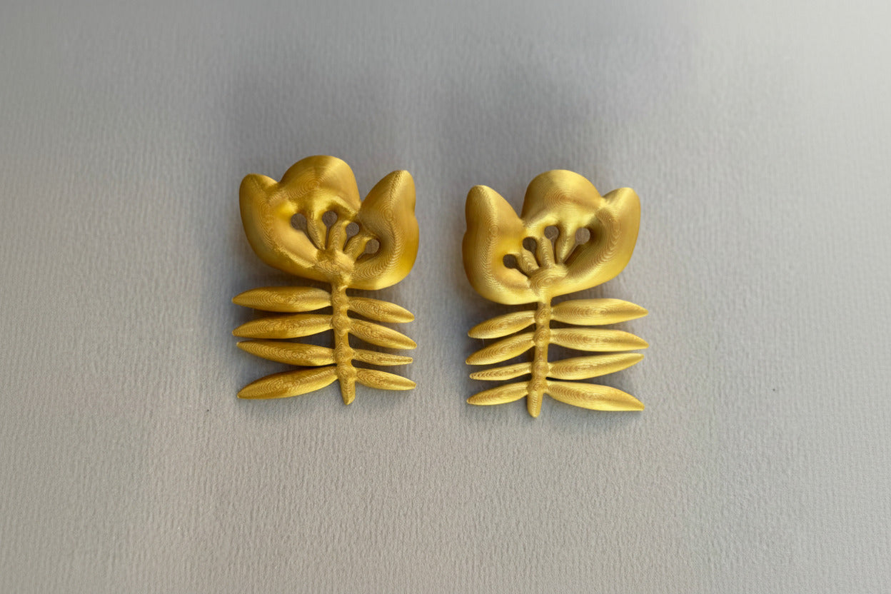 Golden flower earrings chunky - sustainable bioplastic jewelry - Miette