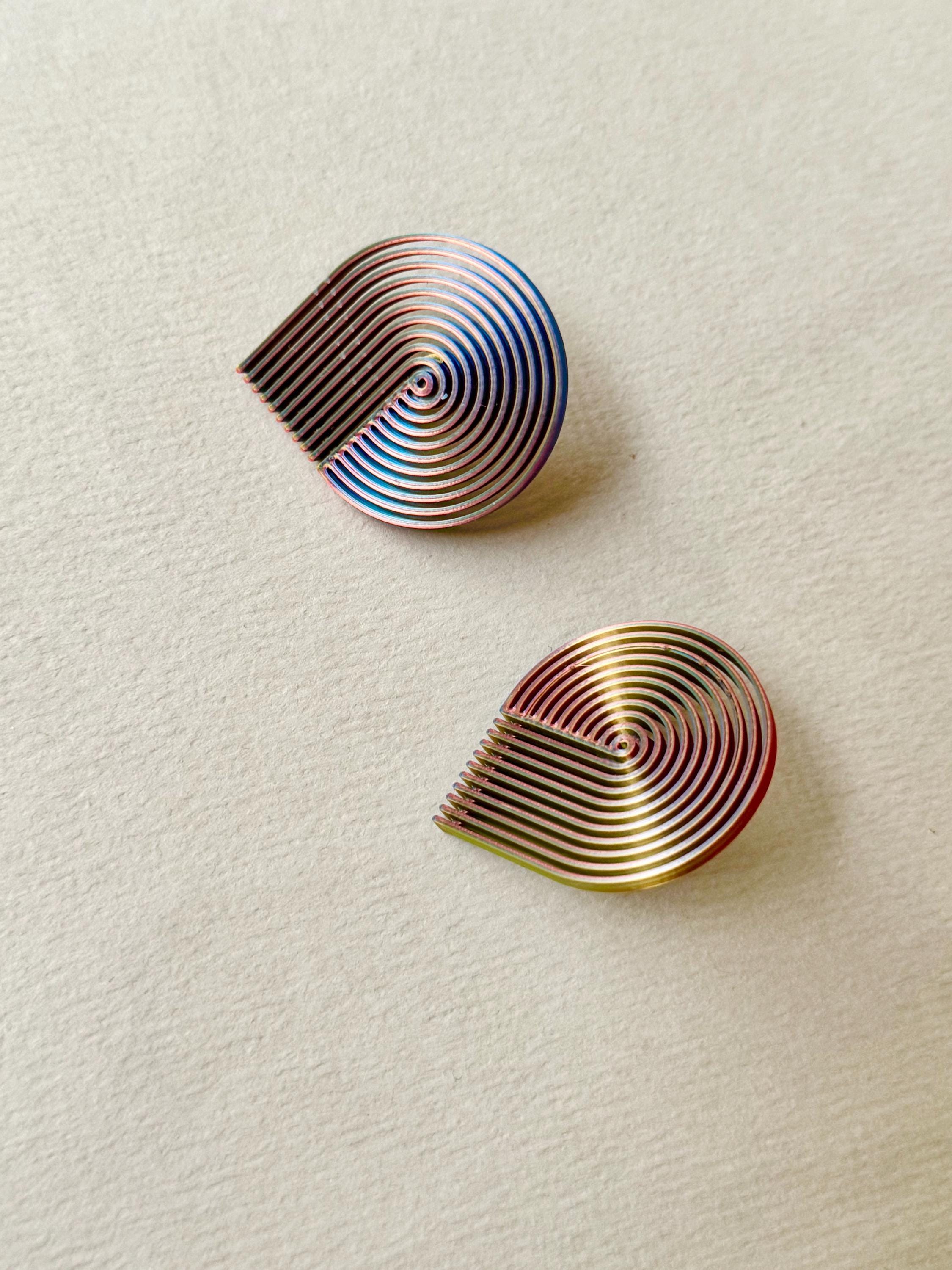 iridescent earings blue-gold-red