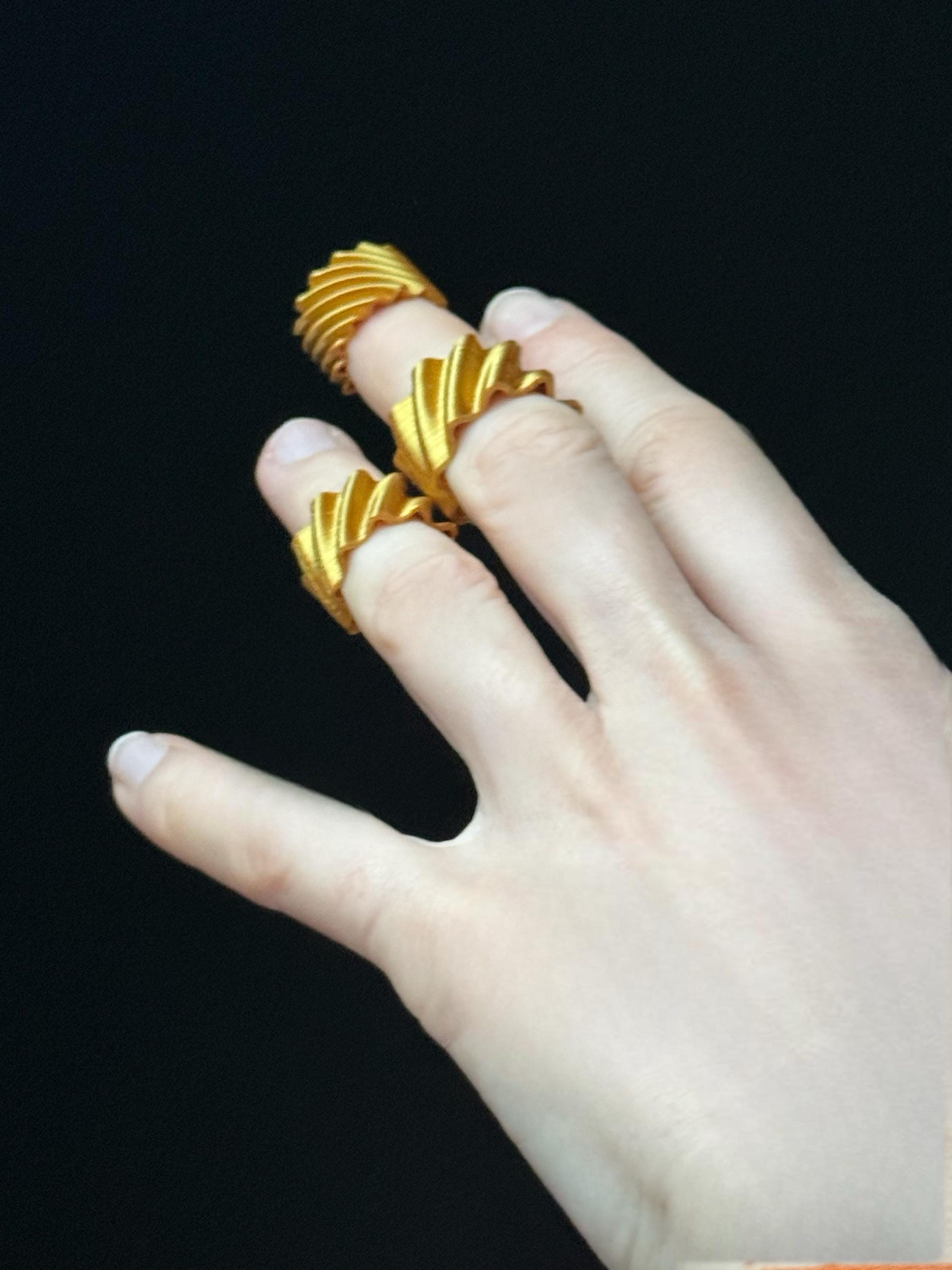  - sustainable bioplastic jewelry - Miette