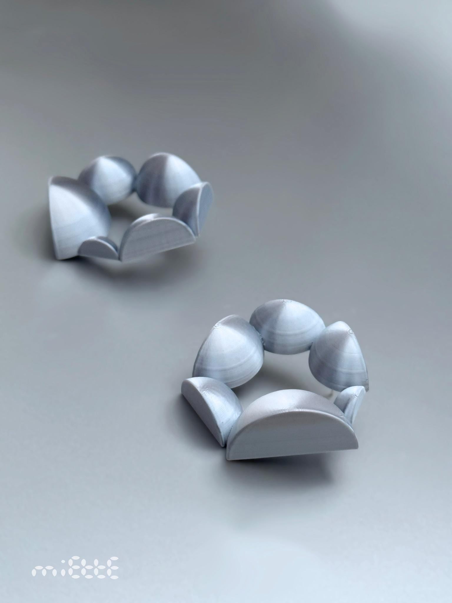  - sustainable bioplastic jewelry - Miette