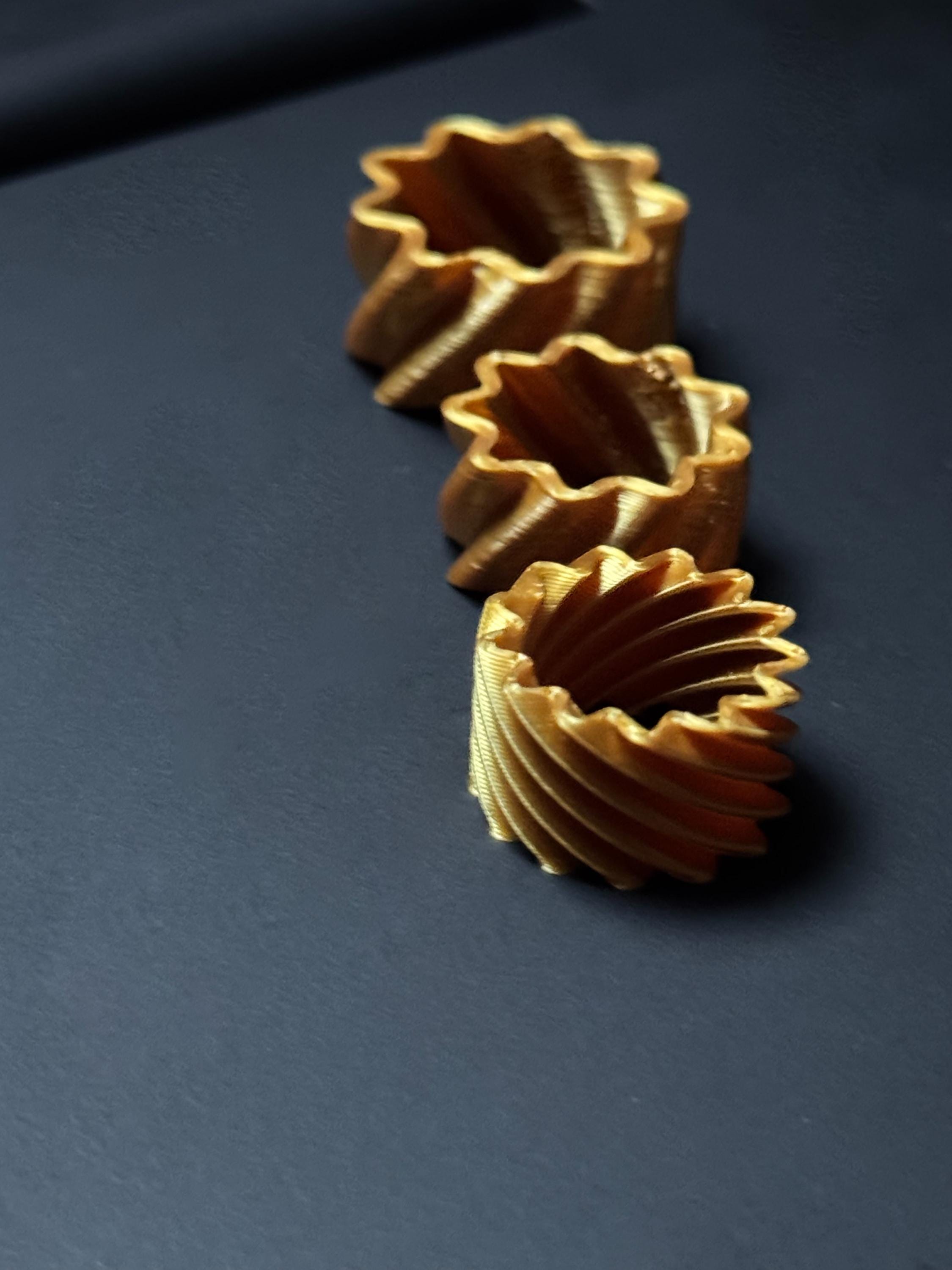  - sustainable bioplastic jewelry - Miette